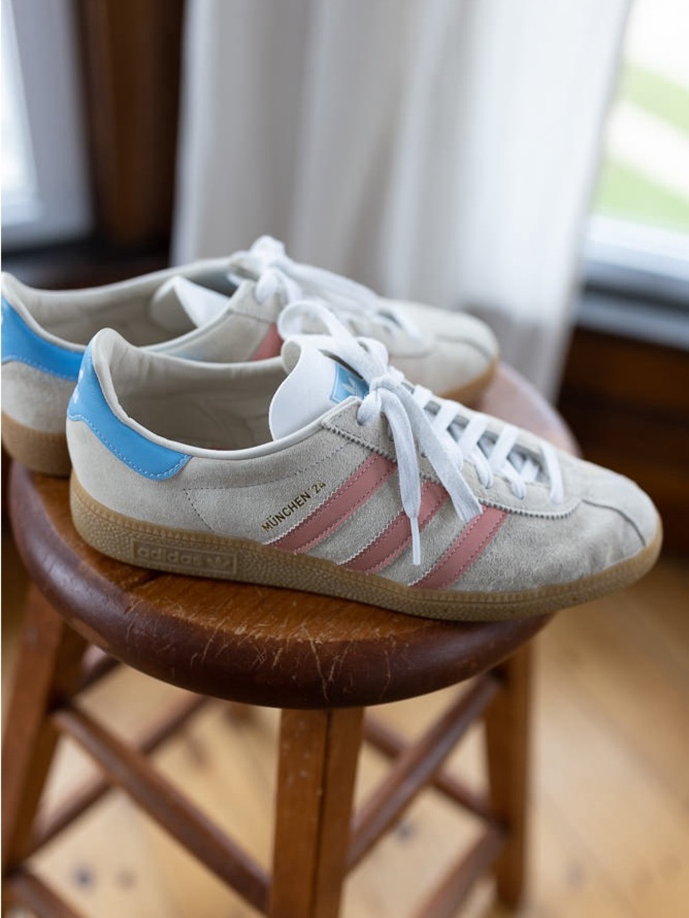 Adidas München 24 Suede Sneakers in Beige with Pink Stripes